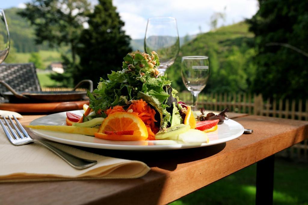Hotel Rainhof Scheune & Naturpark Restaurant Kirchzarten Kültér fotó